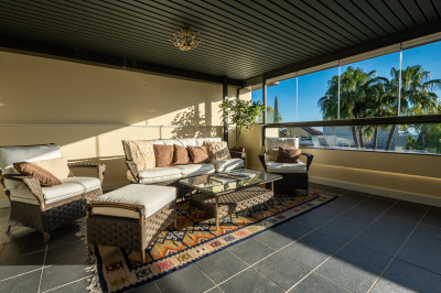 2 Bedroom Middle Floor Apartment in Los Flamingos - Image 2