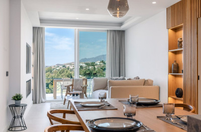 3 Bedroom Middle Floor Apartment in La Quinta - Image 1