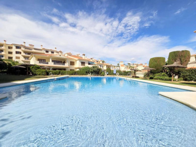 3 Bedroom Ground Floor Apartment in La Duquesa - Image 1