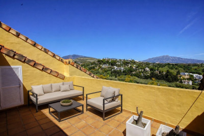 3 Bedroom Penthouse Duplex in Bel Air - Image 1