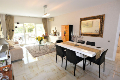 2 Bedroom Middle Floor Apartment in The Golden Mile - Image 5