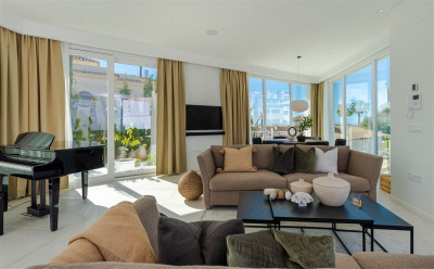 9 Bedroom Detached Villa in Riviera del Sol - Image 4