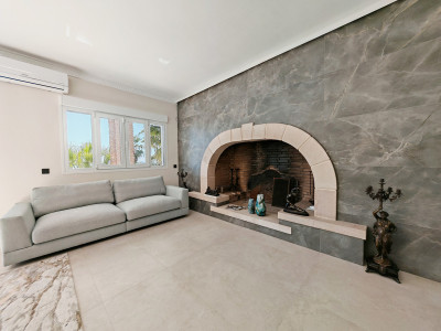 9 Bedroom Detached Villa in Benalmadena - Image 5