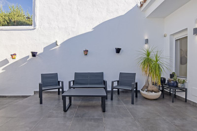 4 Bedroom Semi-Detached House in Nueva Andalucía - Image 5