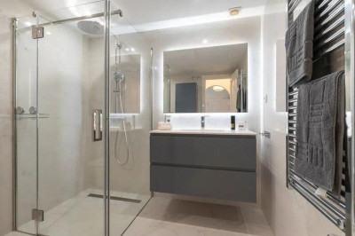 2 Bedroom Ground Floor Apartment in Nueva Andalucía - Image 5
