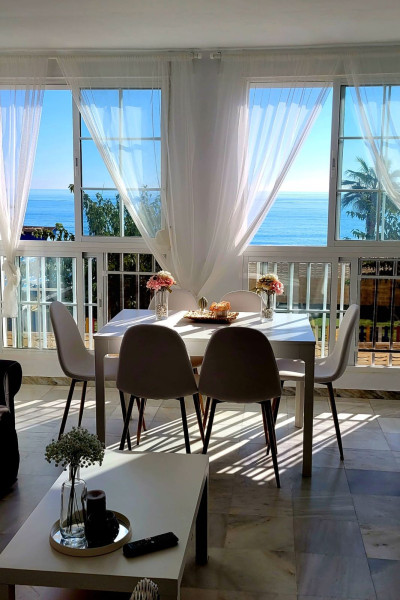 2 Bedroom Middle Floor Apartment in San Luis de Sabinillas