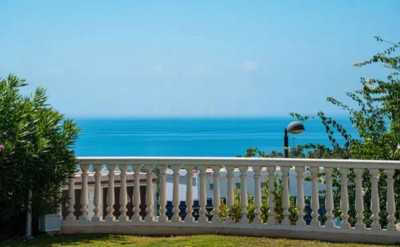 5 Bedroom Detached Villa in Selwo - Image 2