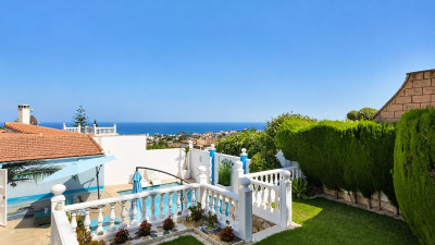 4 Bedroom Detached Villa in Benalmadena - Image 3