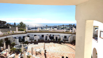 1 Bedroom Top Floor Apartment in Puerto de Cabopino - Image 3