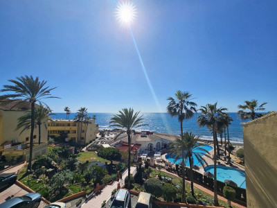 2 Bedroom Top Floor Apartment in Calahonda - Image 1
