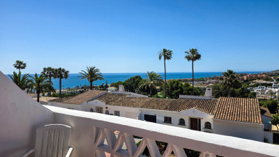 3 Bedroom Townhouse in La Duquesa - Image 1