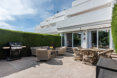 2 Bedroom Ground Floor Apartment in El Paraiso - Image 3