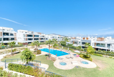 2 Bedroom Penthouse in Estepona - Image 2