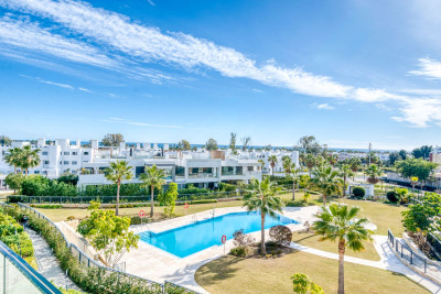 2 Bedroom Penthouse in Estepona - Image 5