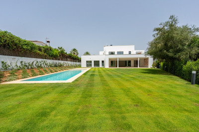 6 Bedroom Detached Villa in Sotogrande Costa - Image 3
