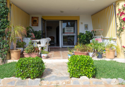 2 Bedroom Ground Floor Apartment in Calahonda - Image 2