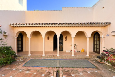 4 Bedroom Detached Villa in Estepona - Image 4