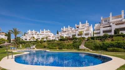 3 Bedroom Middle Floor Apartment in Marbella - Image 1