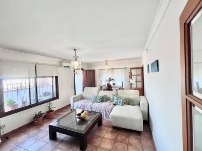 4 Bedroom Detached Villa in Nueva Andalucía - Image 4