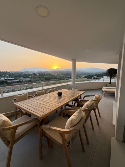 3 Bedroom Middle Floor Apartment in Cancelada - Image 2