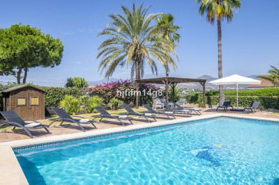 7 Bedroom Detached Villa in San Pedro de Alcántara - Image 2