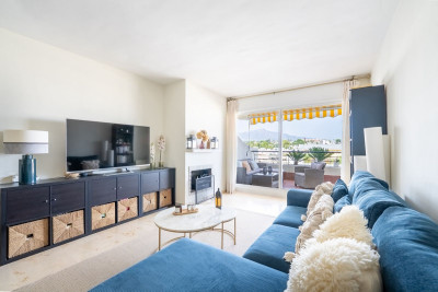 2 Bedroom Middle Floor Apartment in Guadalmina Alta - Image 3