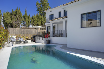 5 Bedroom Detached Villa in Guadalmina Alta - Image 1