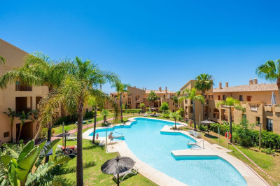 2 Bedroom Ground Floor Apartment in El Paraiso - Image 2