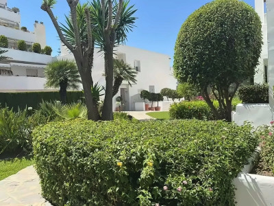 2 Bedroom Middle Floor Apartment in Nueva Andalucía - Image 3