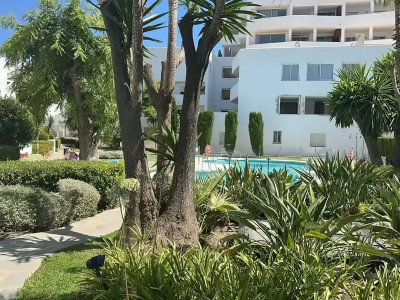 2 Bedroom Middle Floor Apartment in Nueva Andalucía - Image 4