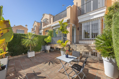 3 Bedroom Townhouse in Marbella - Image 2