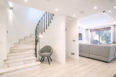 4 Bedroom Semi-Detached House in The Golden Mile - Image 5