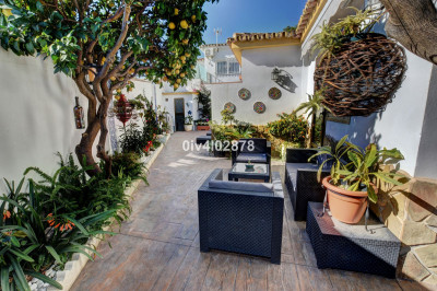 3 Bedroom Detached Villa in Benalmadena - Image 2