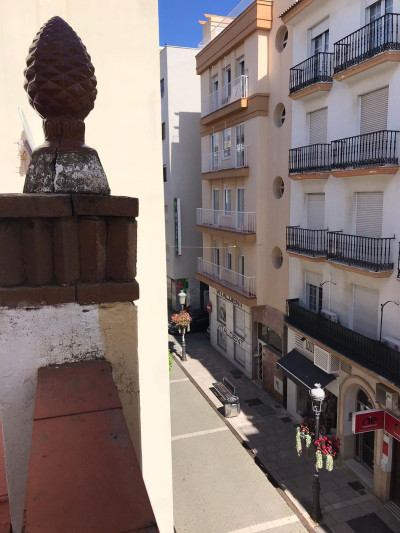 8 Bedroom Townhouse in Estepona - Image 5