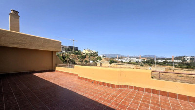 2 Bedroom Penthouse in La Cala de Mijas - Image 4