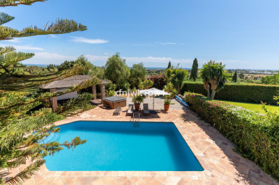 5 Bedroom Detached Villa in Benahavís - Image 4