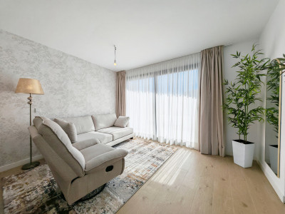 2 Bedroom Middle Floor Apartment in Estepona - Image 3