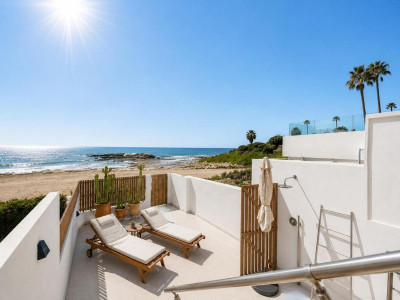2 Bedroom Townhouse in Estepona - Image 1