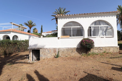 1 Bedroom Detached Villa in El Faro - Image 1