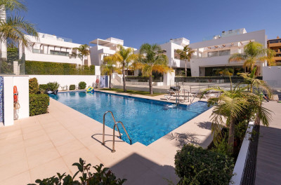 4 Bedroom Detached Villa in San Pedro de Alcántara - Image 3