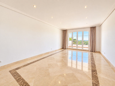 3 Bedroom Middle Floor Apartment in Los Arqueros - Image 5