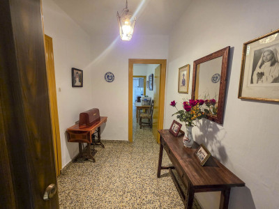 5 Bedroom Townhouse in Estepona - Image 4