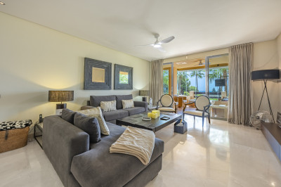 2 Bedroom Middle Floor Apartment in The Golden Mile - Image 5