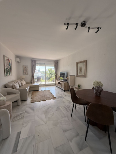 2 Bedroom Ground Floor Apartment in El Paraiso - Image 4