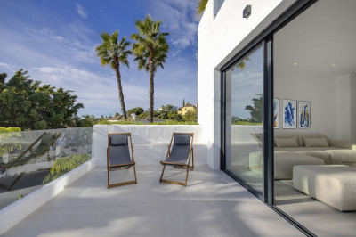 3 Bedroom Penthouse Duplex in El Paraiso - Image 5