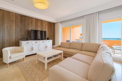 3 Bedroom Townhouse in Estepona - Image 3