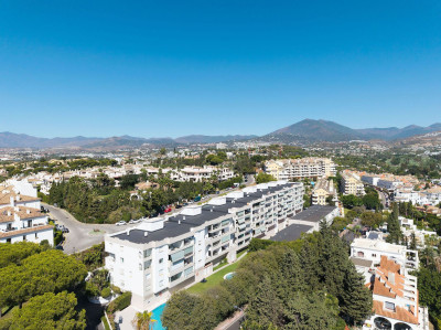 3 Bedroom Middle Floor Apartment in Nueva Andalucía - Image 4