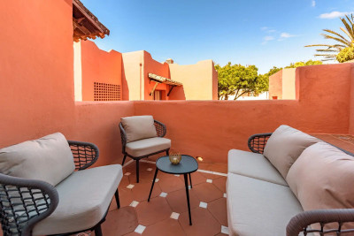2 Bedroom Middle Floor Apartment in Elviria - Image 3
