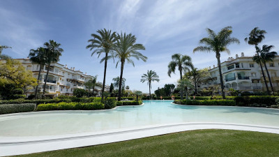 4 Bedroom Ground Floor Apartment in Marbella - Image 1