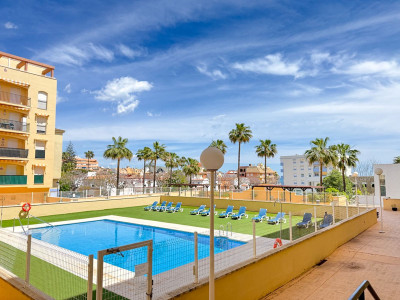 2 Bedroom Middle Floor Apartment in San Luis de Sabinillas - Image 1